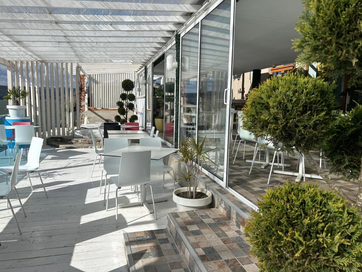 Riviera 990 - Resort & Restaurant Ieşelniţa エクステリア 写真