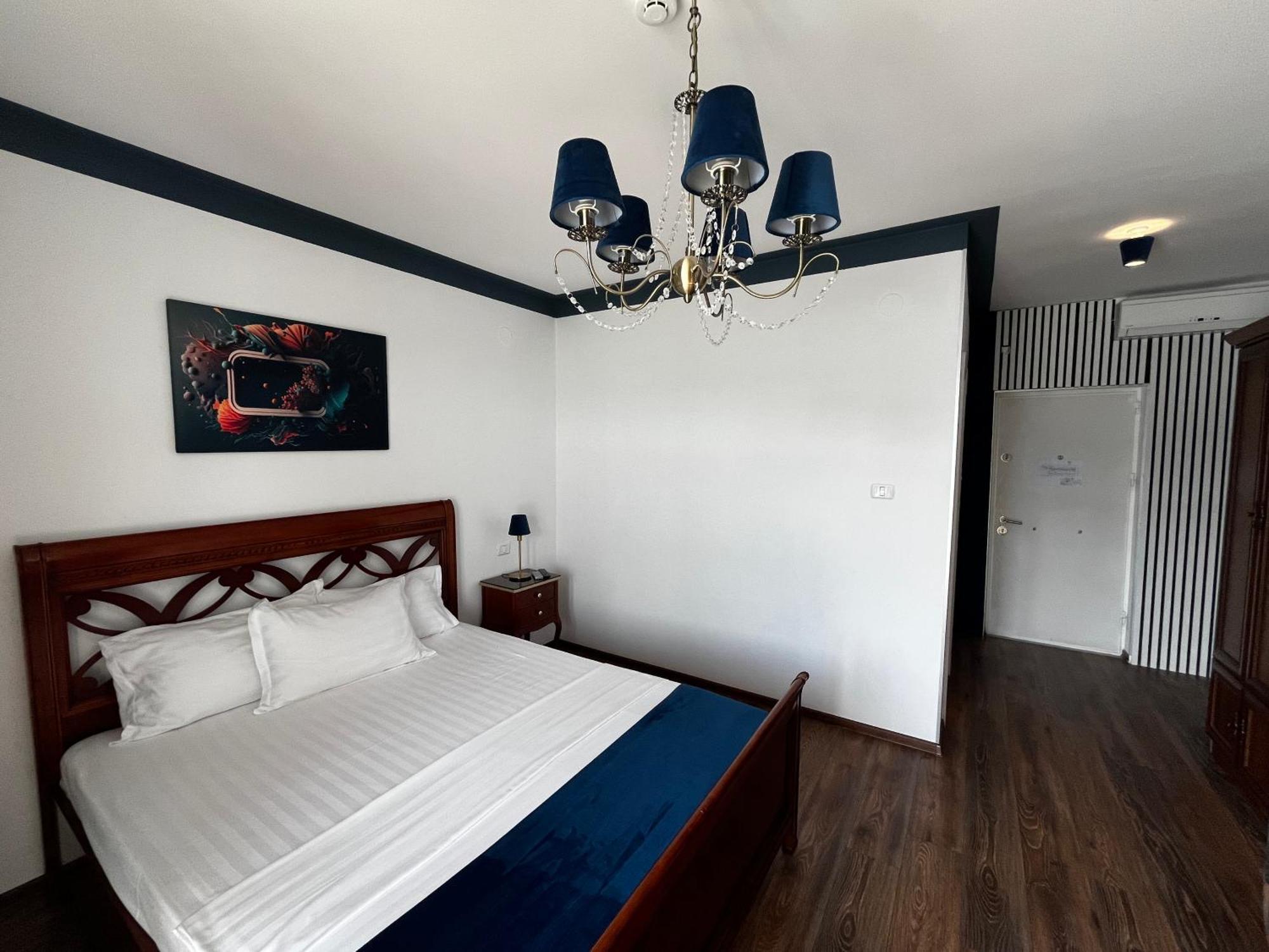 Riviera 990 - Resort & Restaurant Ieşelniţa エクステリア 写真