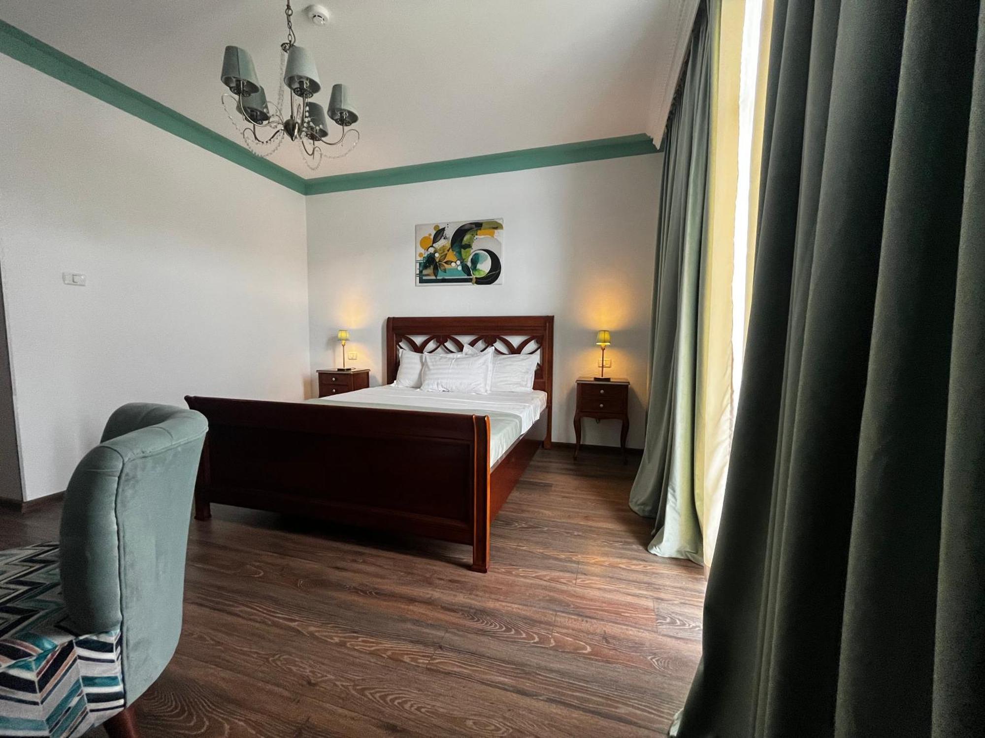 Riviera 990 - Resort & Restaurant Ieşelniţa エクステリア 写真
