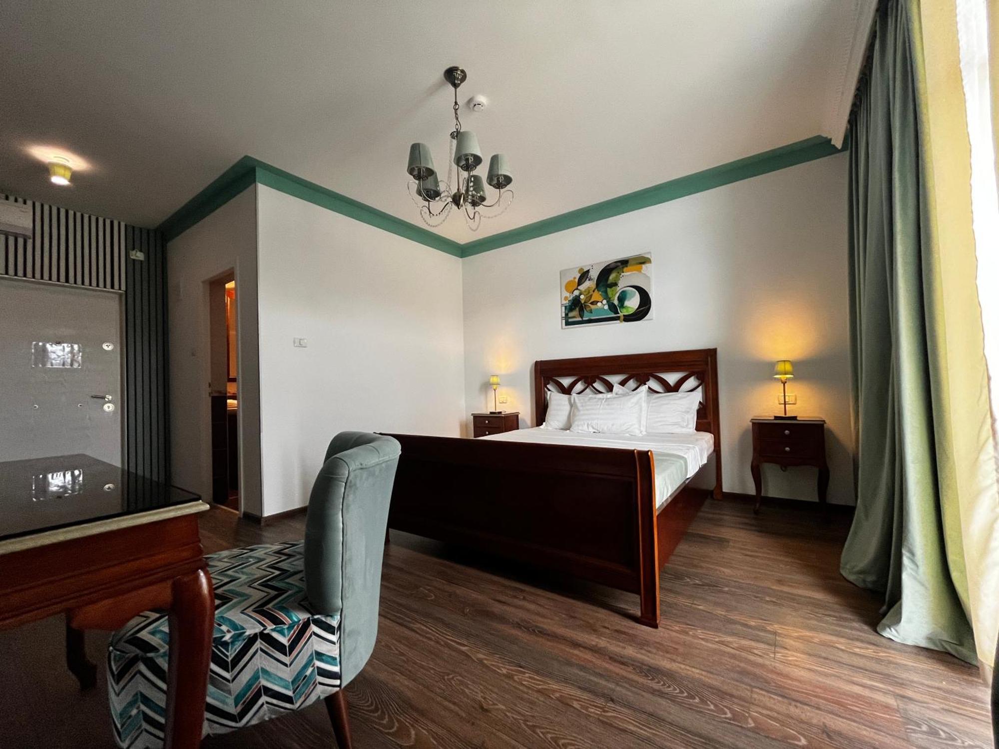 Riviera 990 - Resort & Restaurant Ieşelniţa エクステリア 写真
