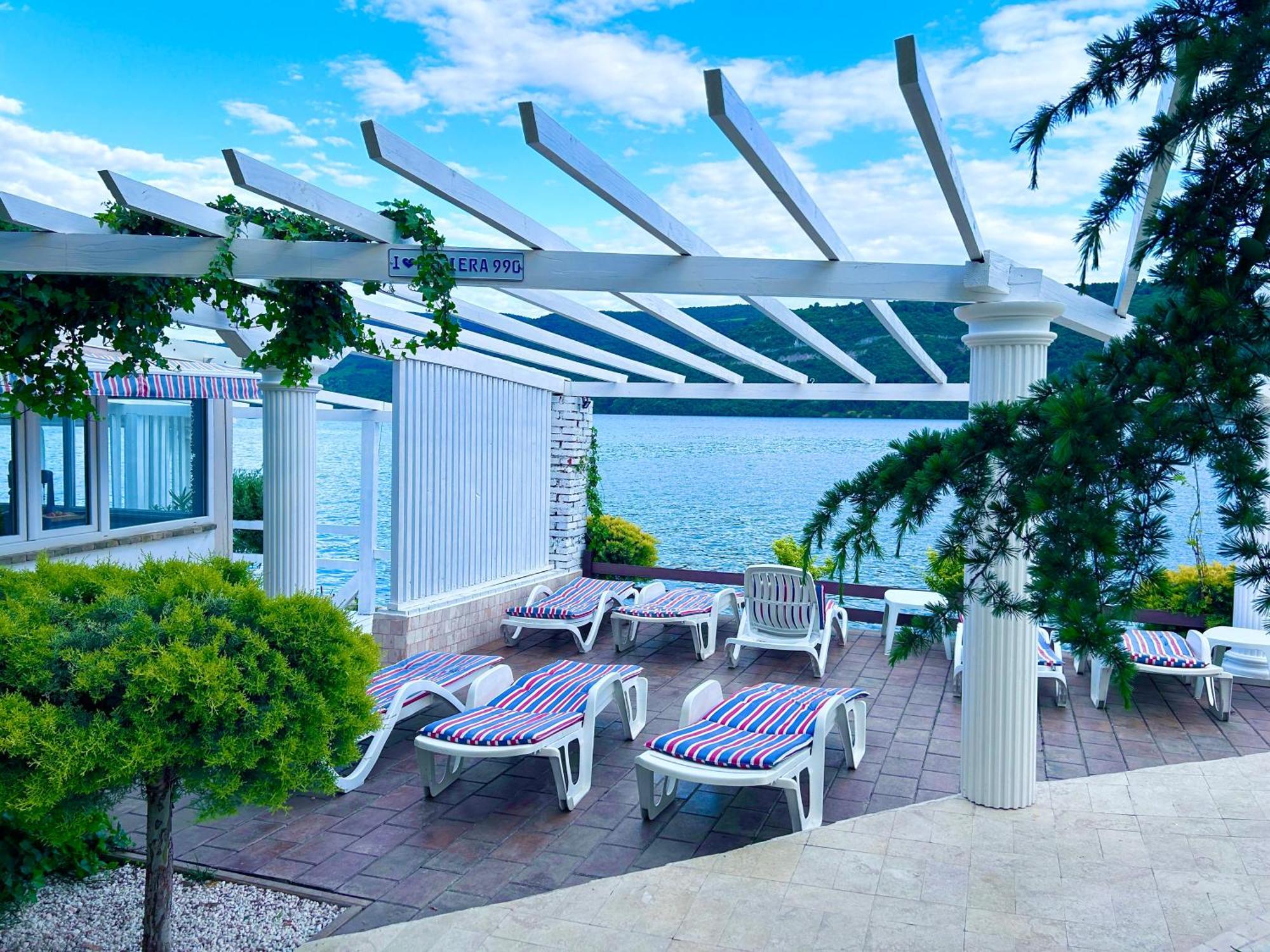 Riviera 990 - Resort & Restaurant Ieşelniţa エクステリア 写真