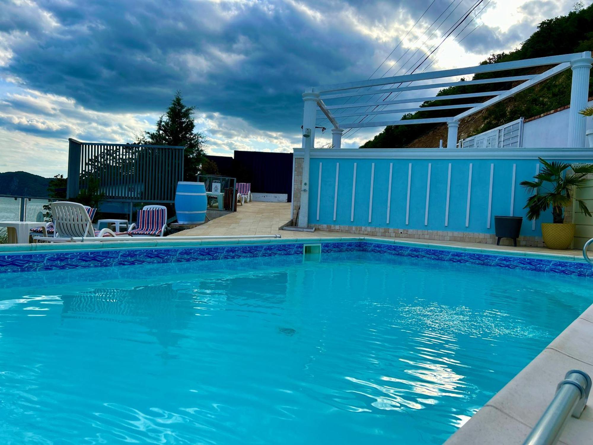 Riviera 990 - Resort & Restaurant Ieşelniţa エクステリア 写真