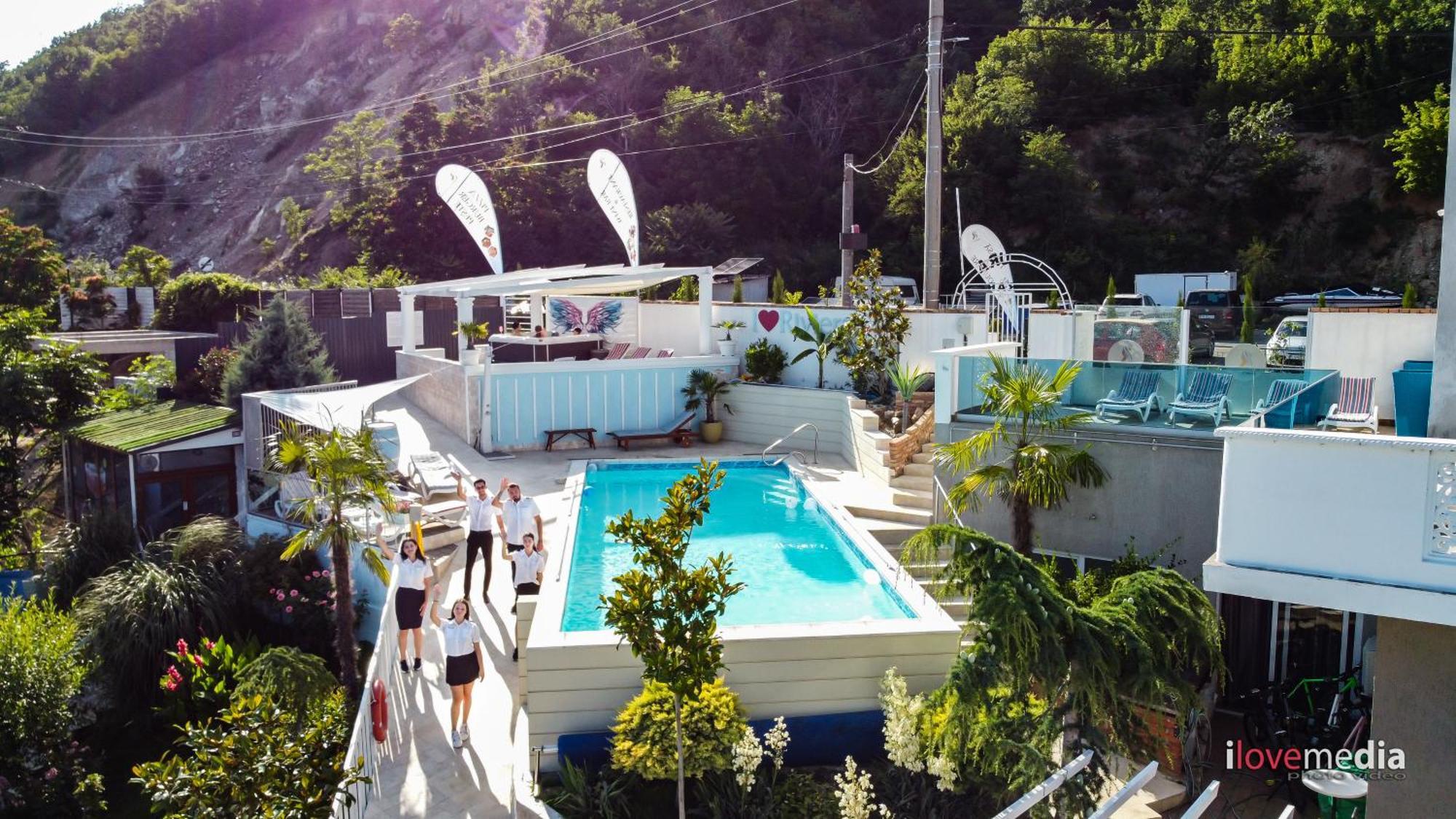 Riviera 990 - Resort & Restaurant Ieşelniţa エクステリア 写真